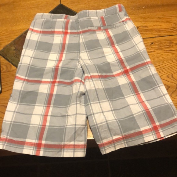 Old Navy Boys plaid Shorts, size 12 - Picture 2 of 3
